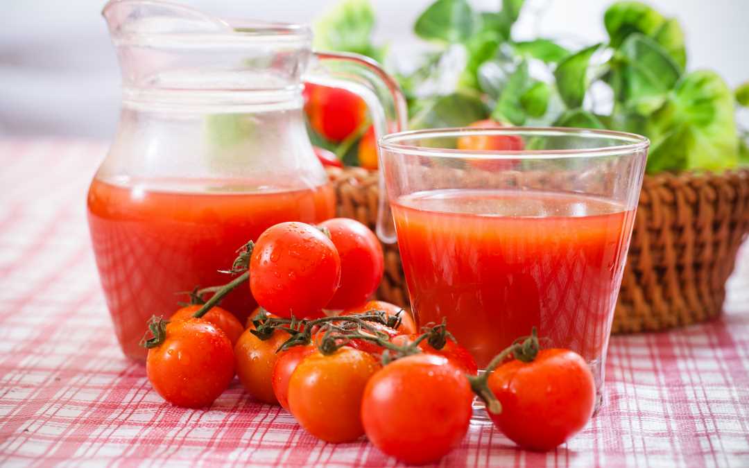 Điểm qua những mặt lợi khi dùng nước ép cà chua 